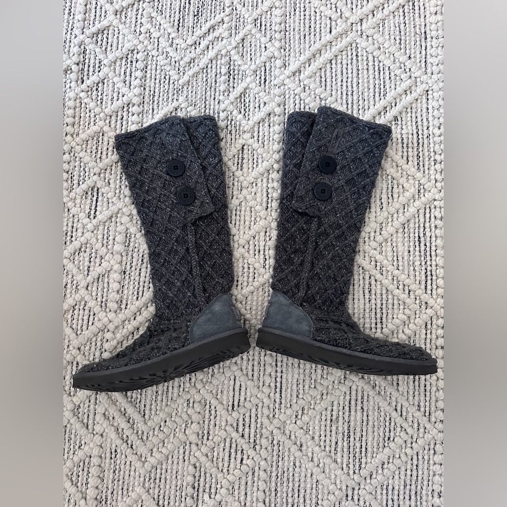 UGG Australia grey lattice carry sweater knit boots